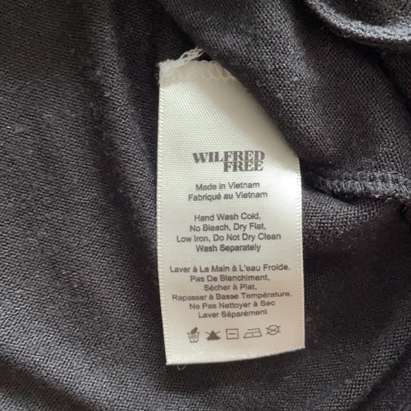 Aritzia Wilfred crop off the shoulder top - Picture 4 of 4